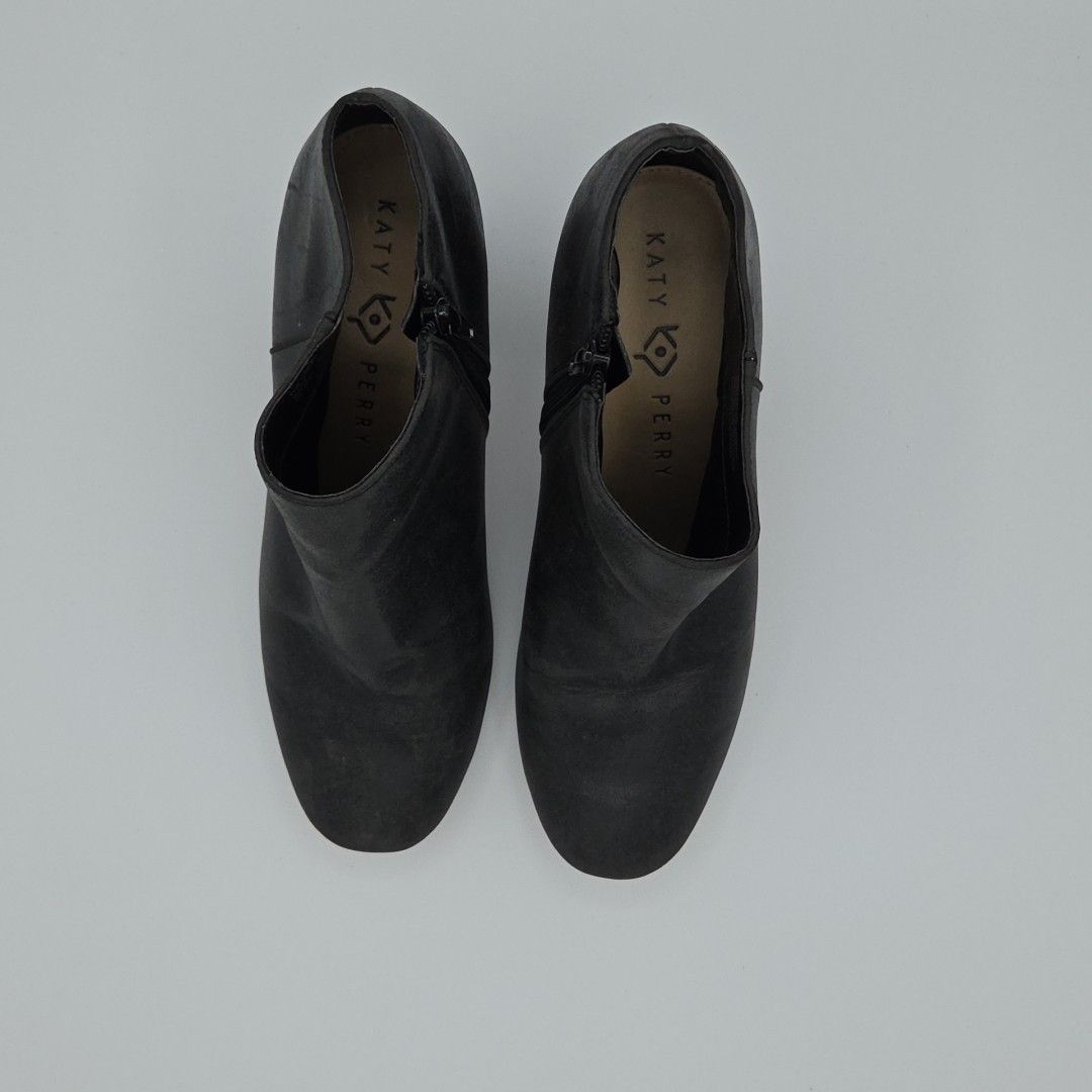Katy Perry Women's Size 9 Corra Vegan Black Ankle Booties Shiny Block Heel Euc — image 4 of 8